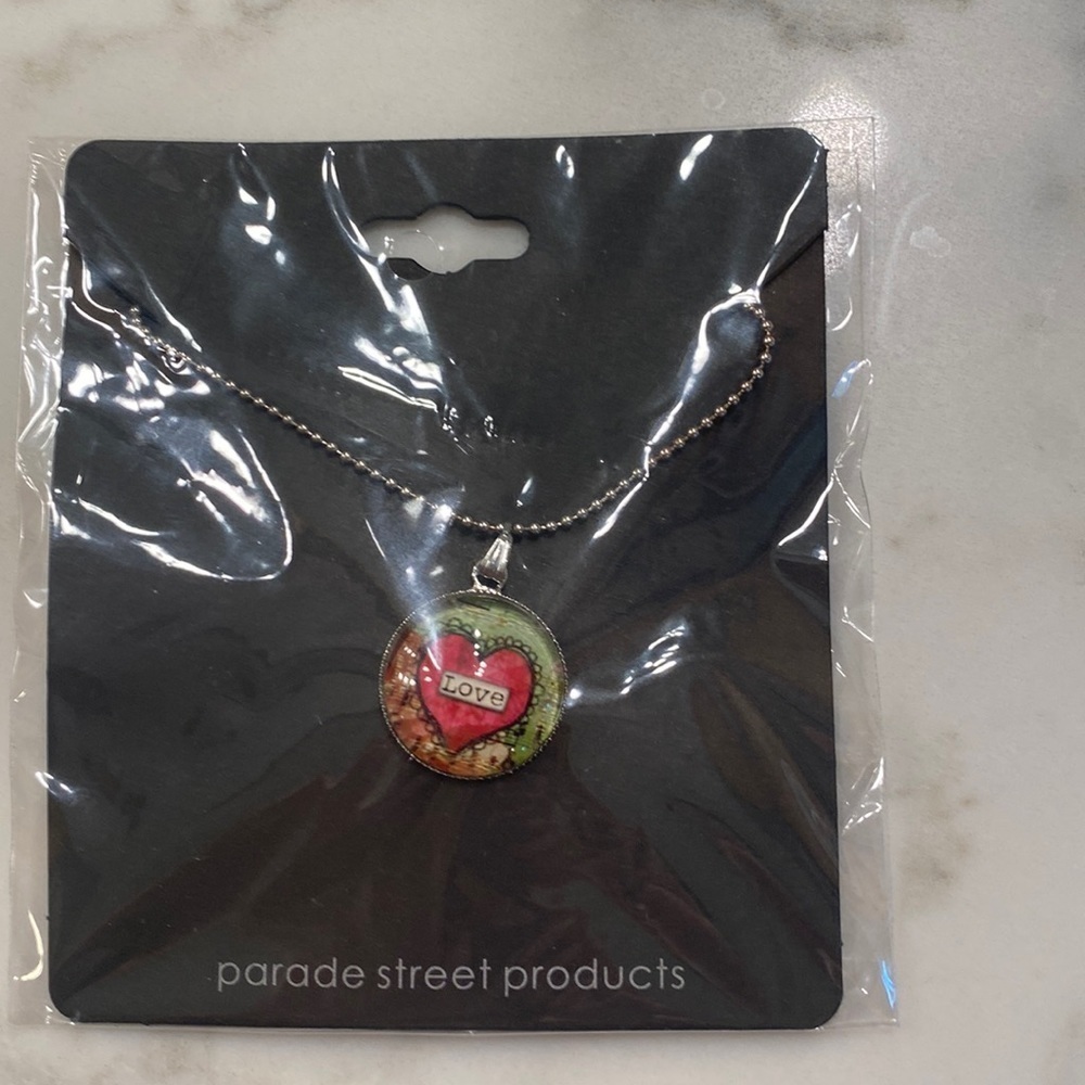 NWT⛱️Parade Street - Multicolor Love Pendant Necklace - OS